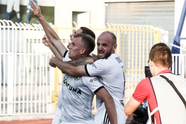 詹姆斯缺阵浓眉30+11 湖人大胜开拓者止3连败